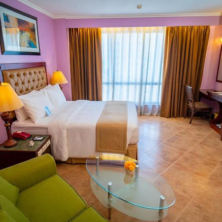 Royal Bellagio Hotel Makati City Eksteriør bilde