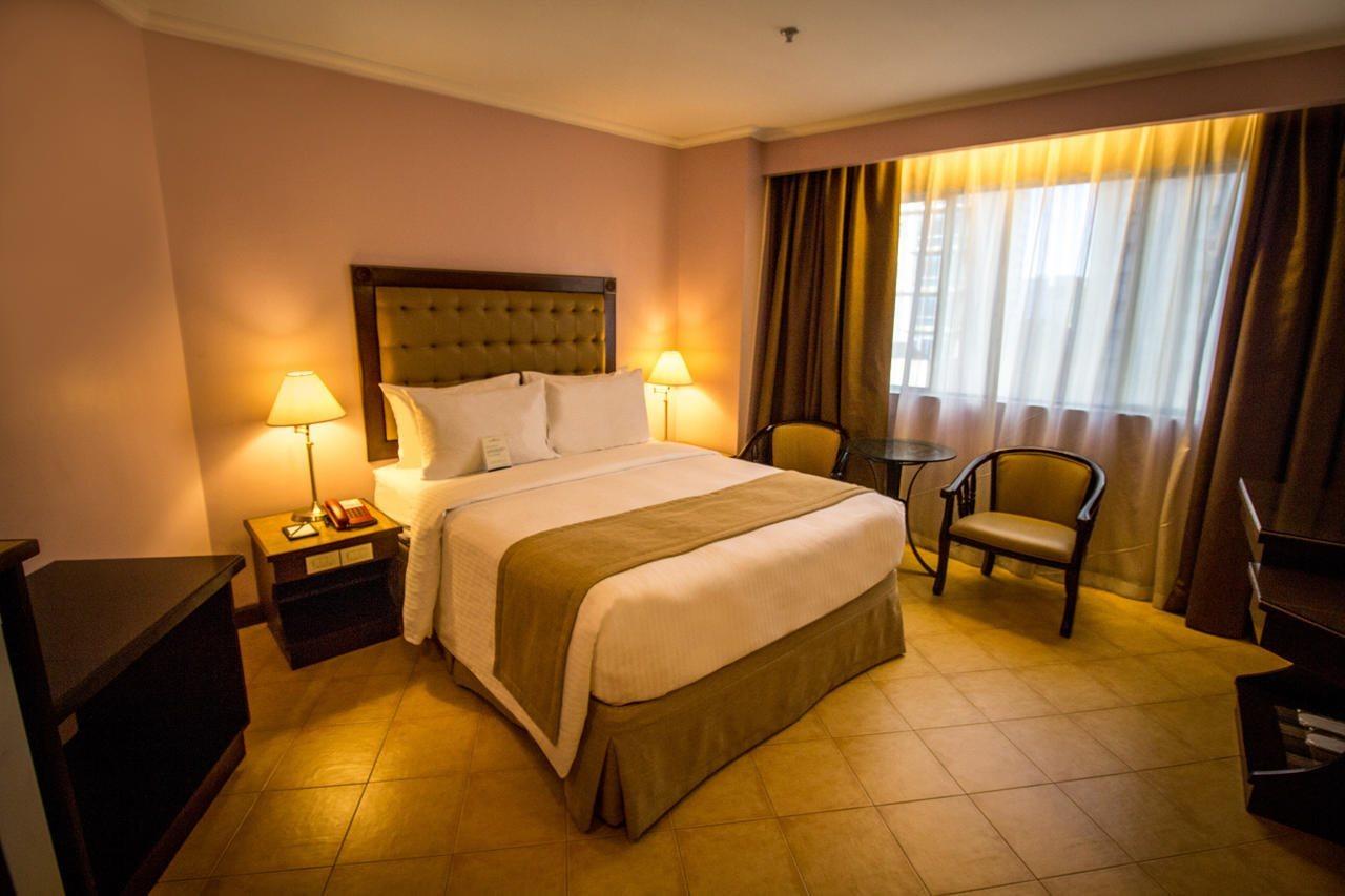 Royal Bellagio Hotel Makati City Eksteriør bilde