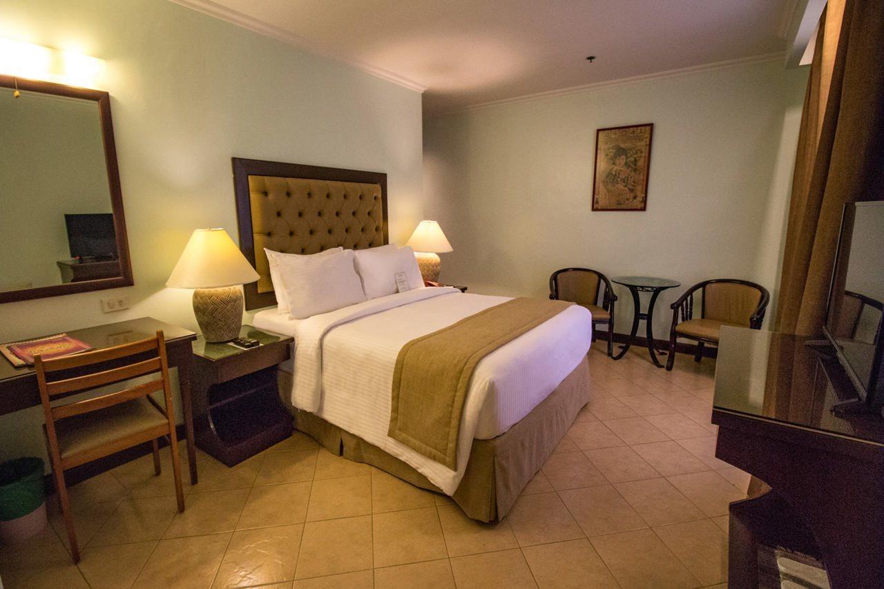 Royal Bellagio Hotel Makati City Eksteriør bilde