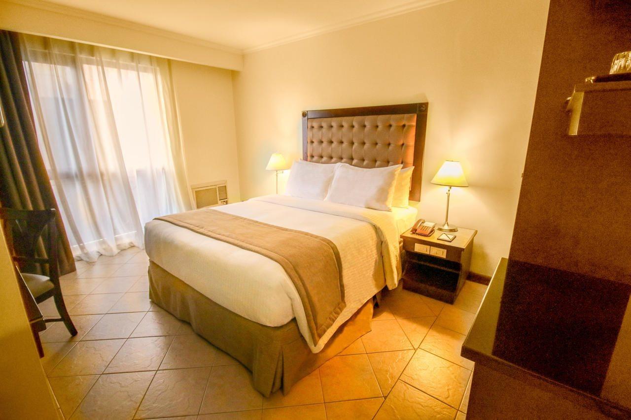 Royal Bellagio Hotel Makati City Eksteriør bilde