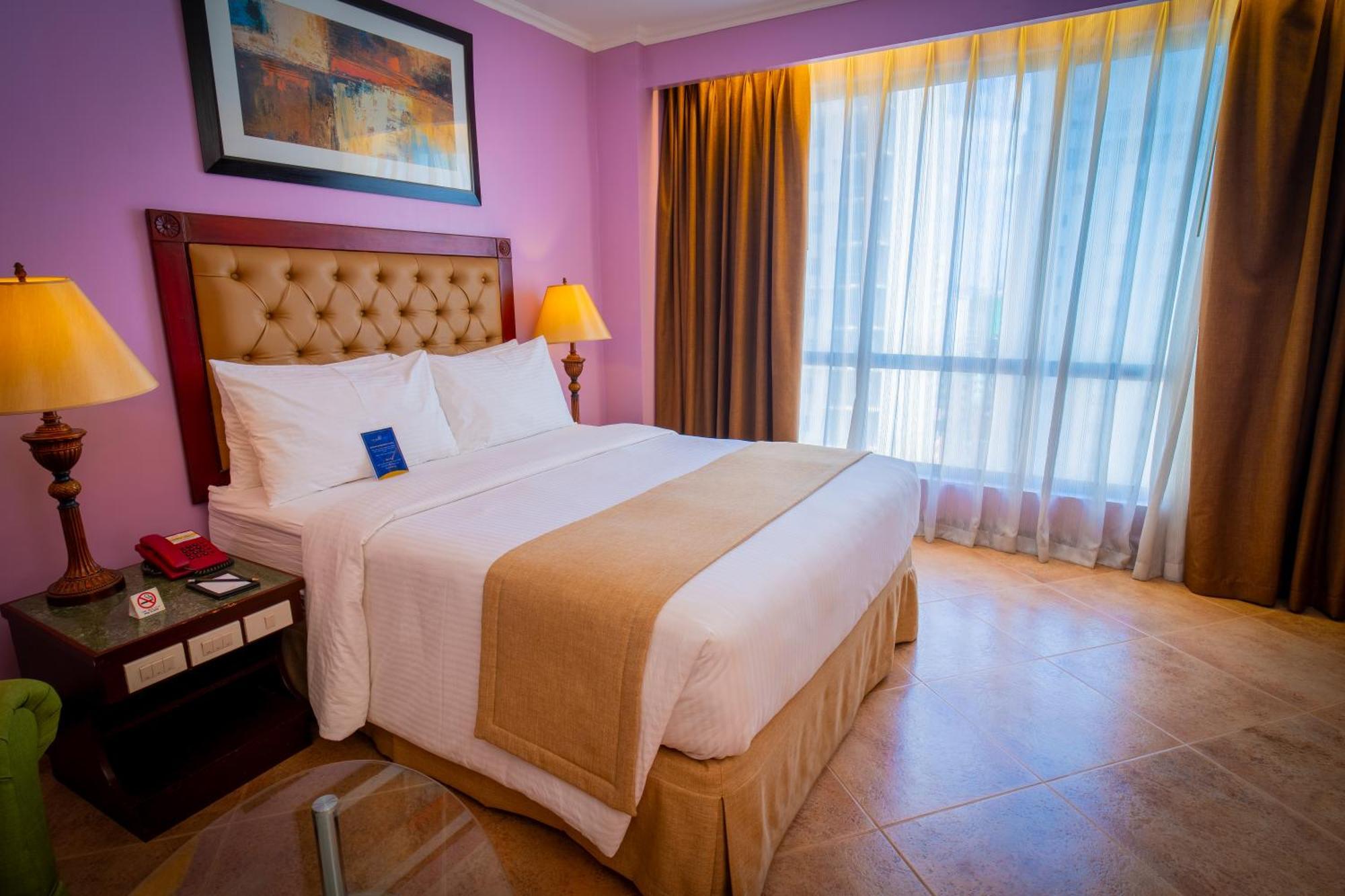 Royal Bellagio Hotel Makati City Eksteriør bilde