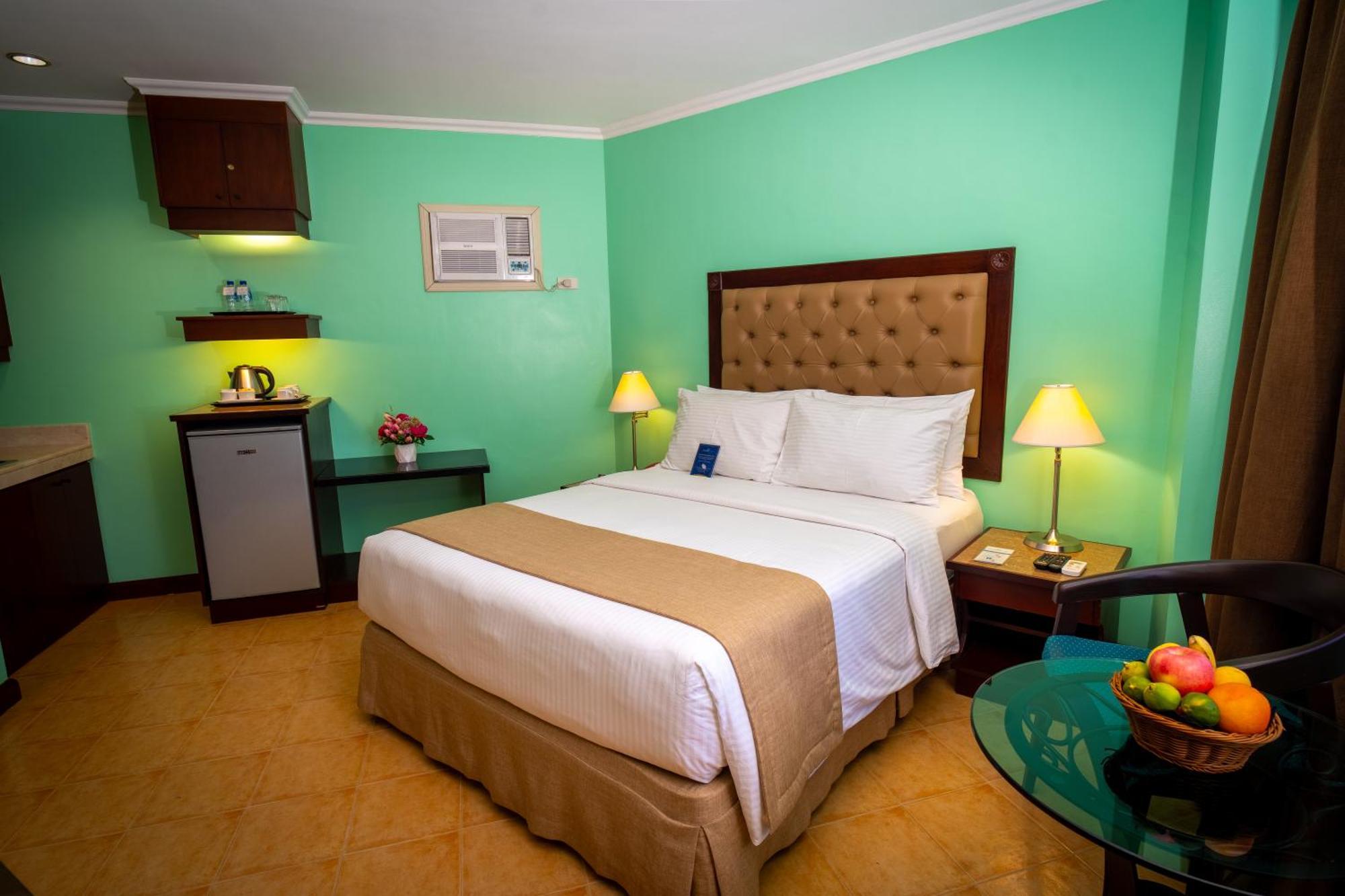 Royal Bellagio Hotel Makati City Eksteriør bilde