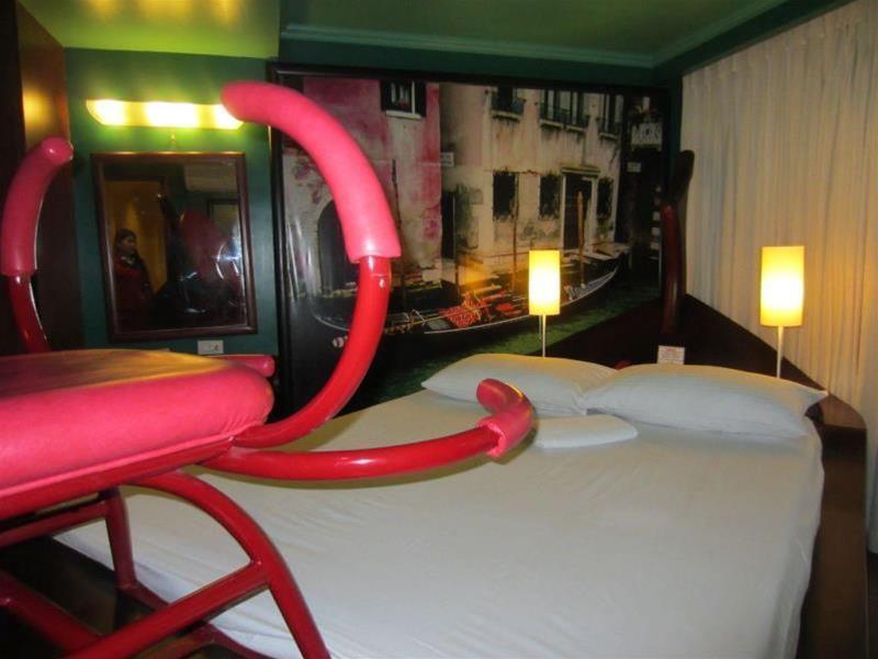 Royal Bellagio Hotel Makati City Eksteriør bilde