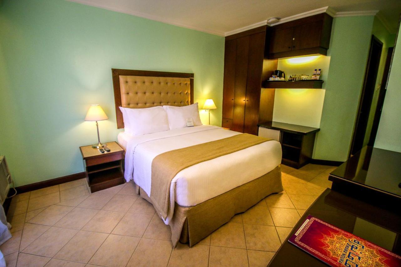 Royal Bellagio Hotel Makati City Eksteriør bilde
