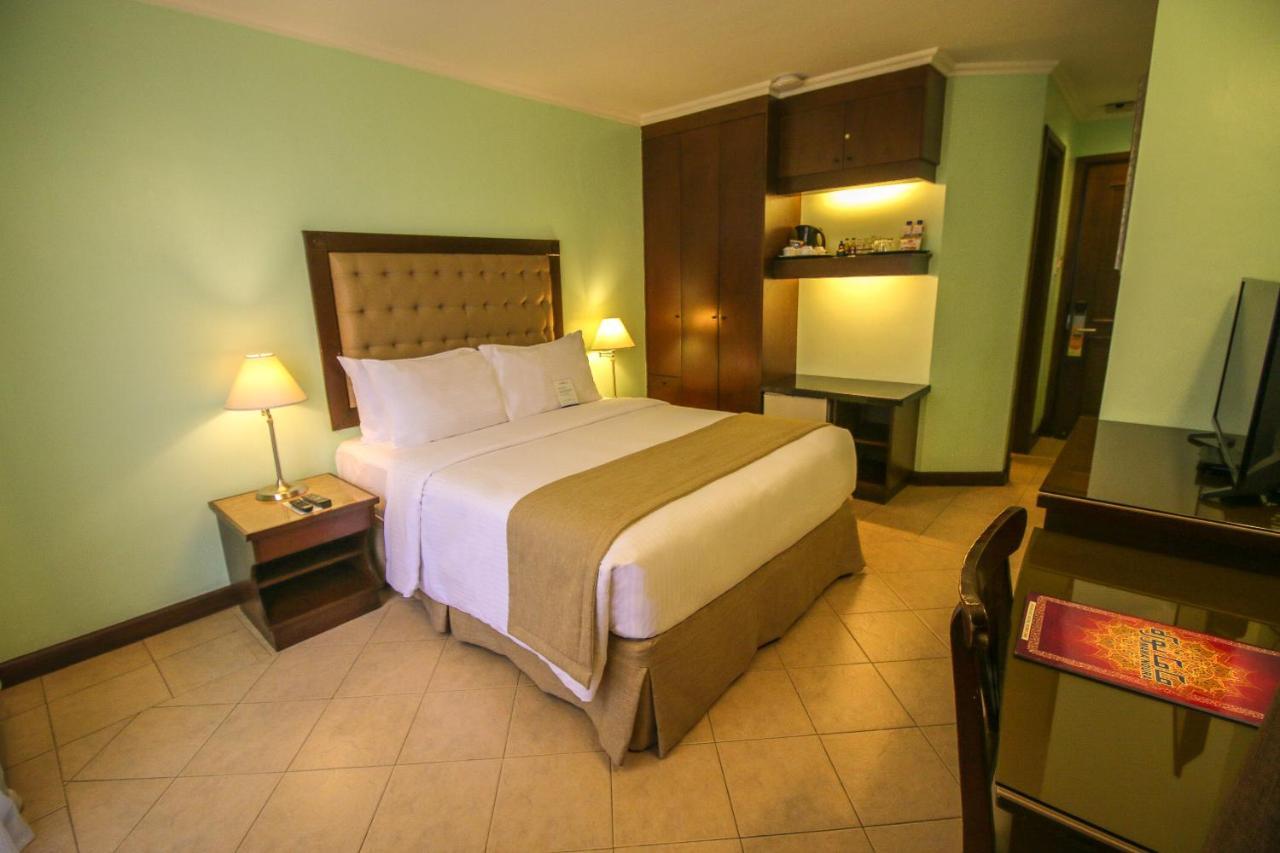Royal Bellagio Hotel Makati City Eksteriør bilde