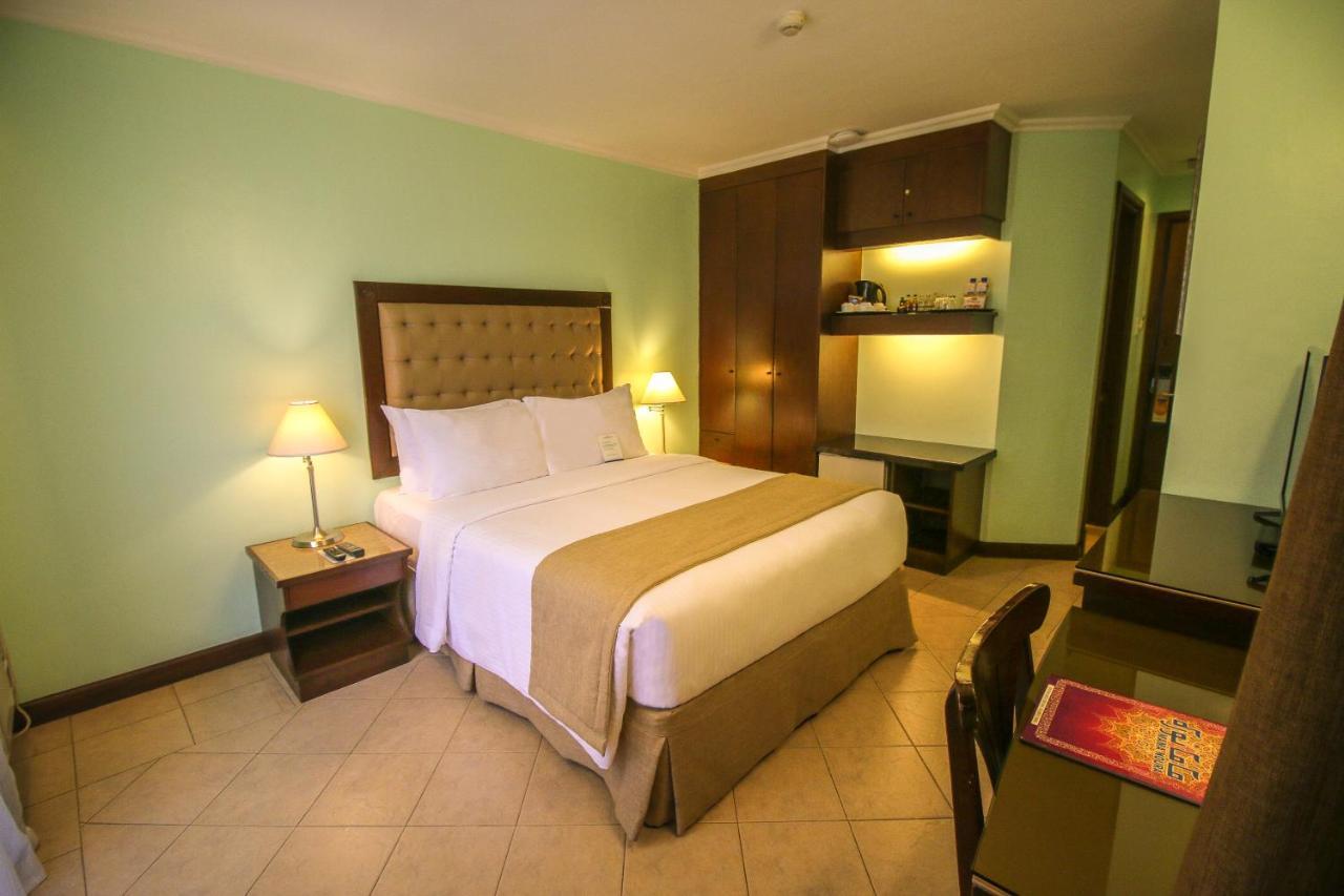 Royal Bellagio Hotel Makati City Eksteriør bilde