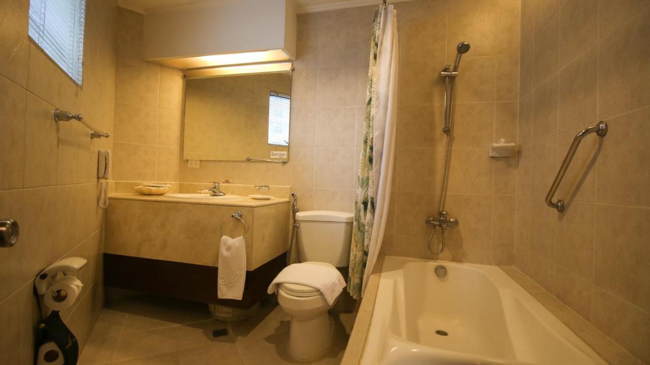 Royal Bellagio Hotel Makati City Eksteriør bilde